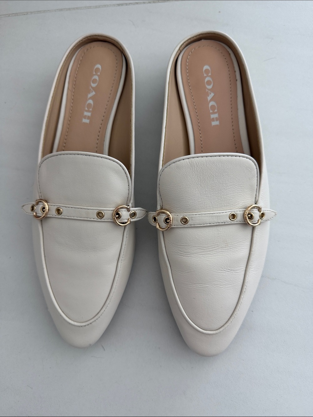 Beautiful Coach Cream Leather Slip-On Mules with Gold Hardware US 8
